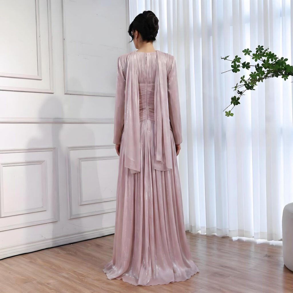 Nove Dress beige Abendkleid im Modest-Stil