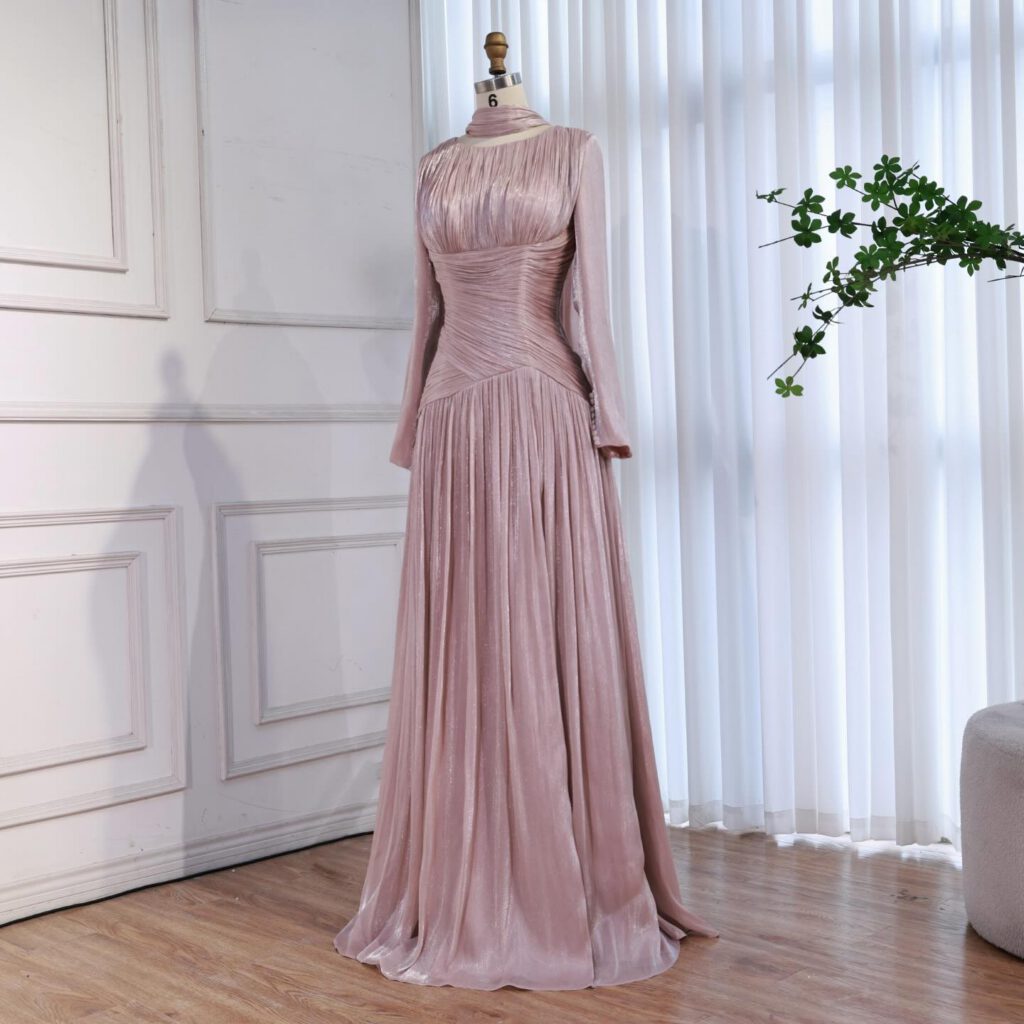 Nove Dress beige Abendkleid im Modest-Stil