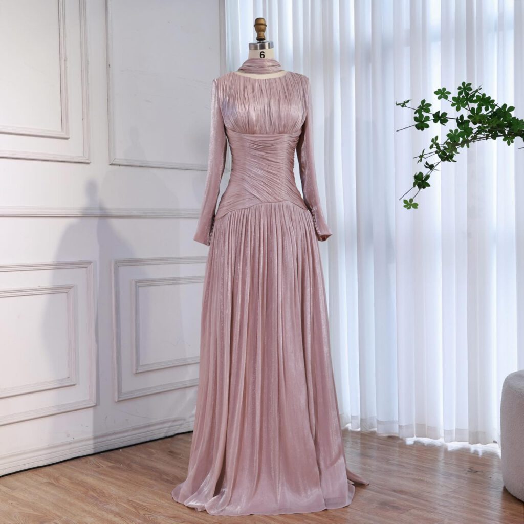 Nove Dress beige Abendkleid im Modest-Stil