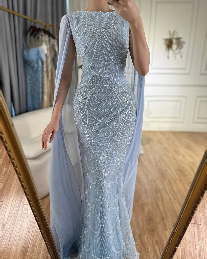 Nove Dress blau Meerjungfrau Abendkleid mit Perlenstickerei und Cape-Ärmeln im arabischen Stil