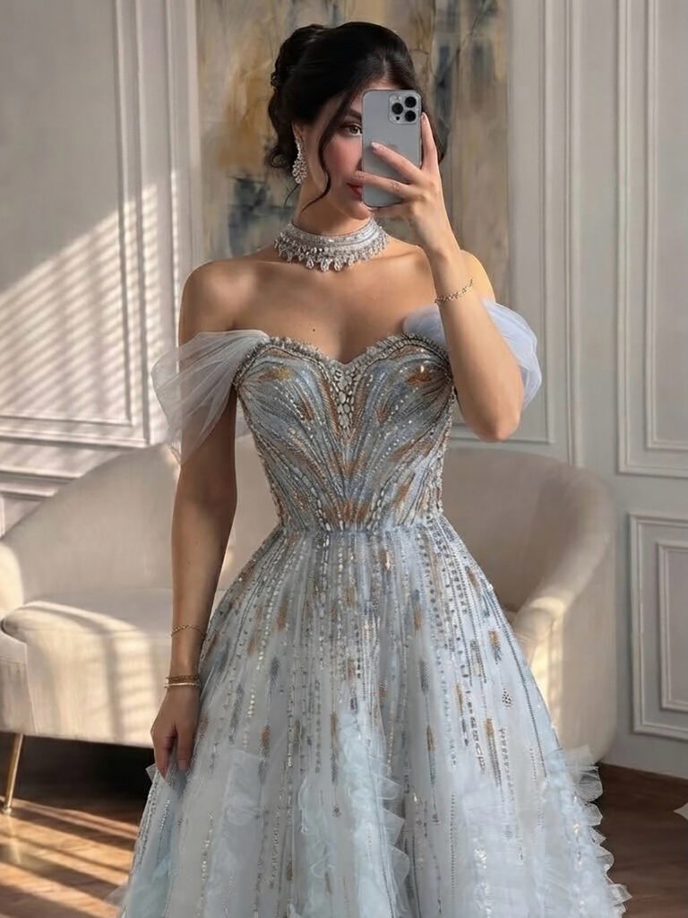 Nove Dress blauw avondjurk met borduurwerk