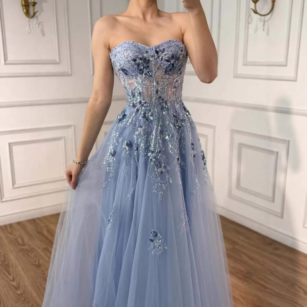 Nove Dress blauw A-lijn avondjurk met borduurwerk en strapless voor prom