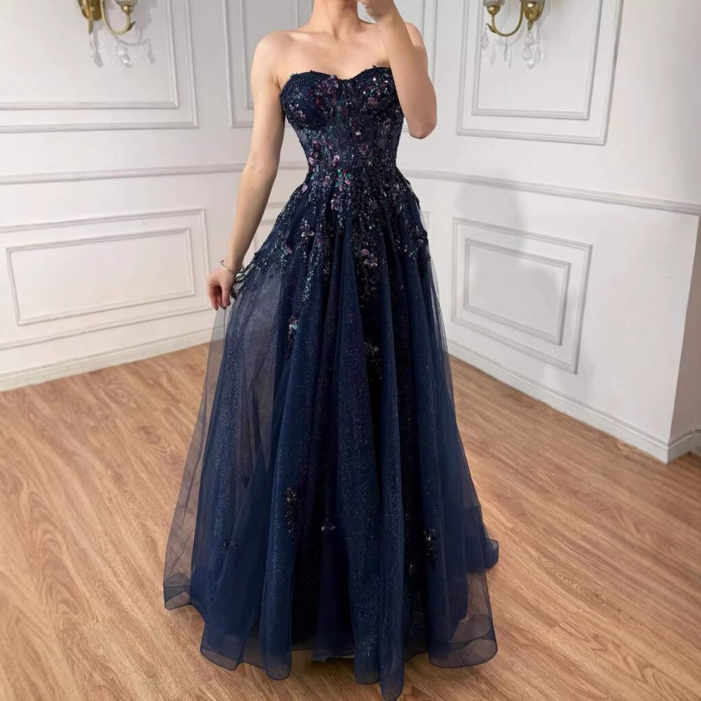 Nove Dress blauw A-lijn avondjurk met borduurwerk en strapless voor prom