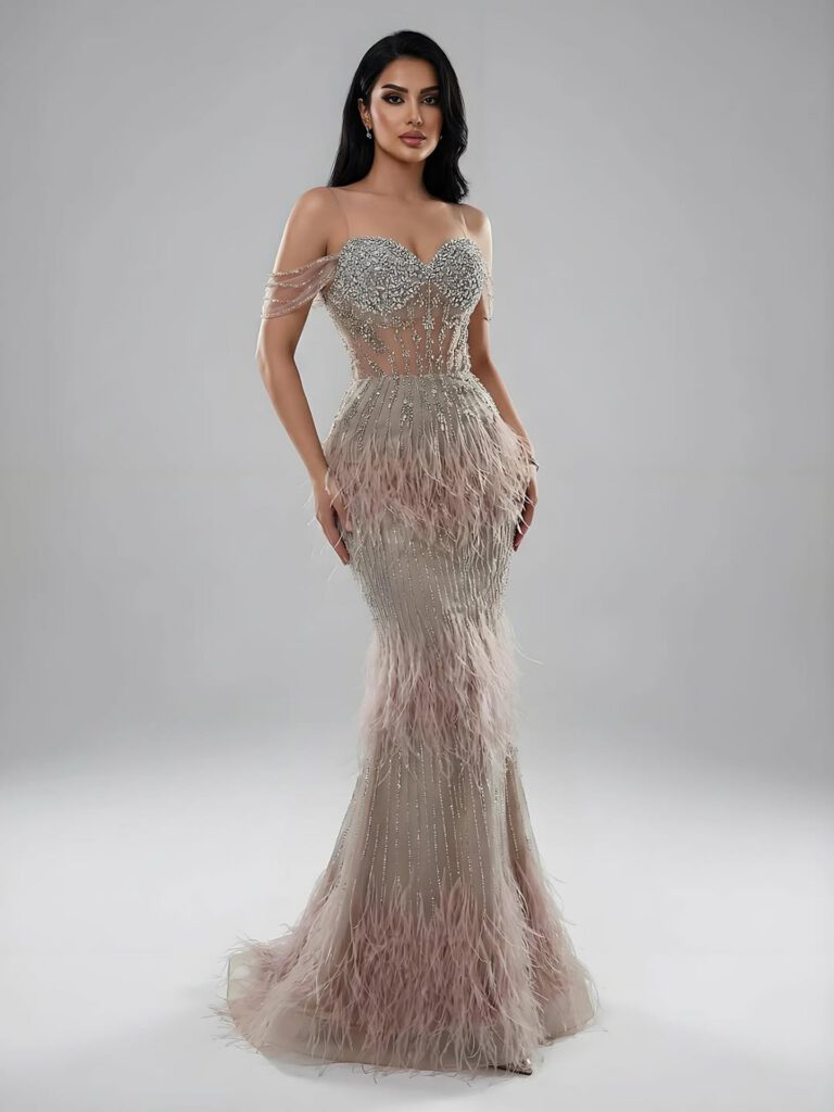 Nove Dress karamel mermaid avondjurk met borduurwerk, veren en off-shoulder