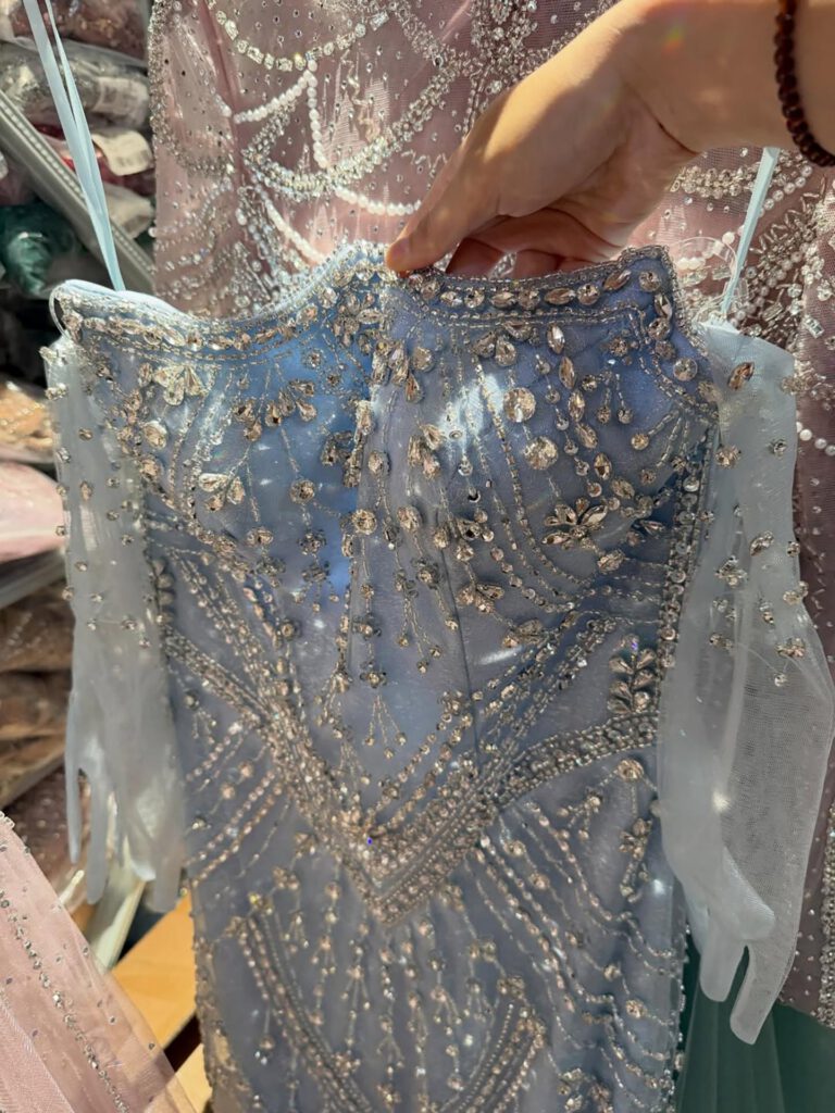 Nove Dress karamell Meerjungfrau Abendkleid mit Kristallbesatz