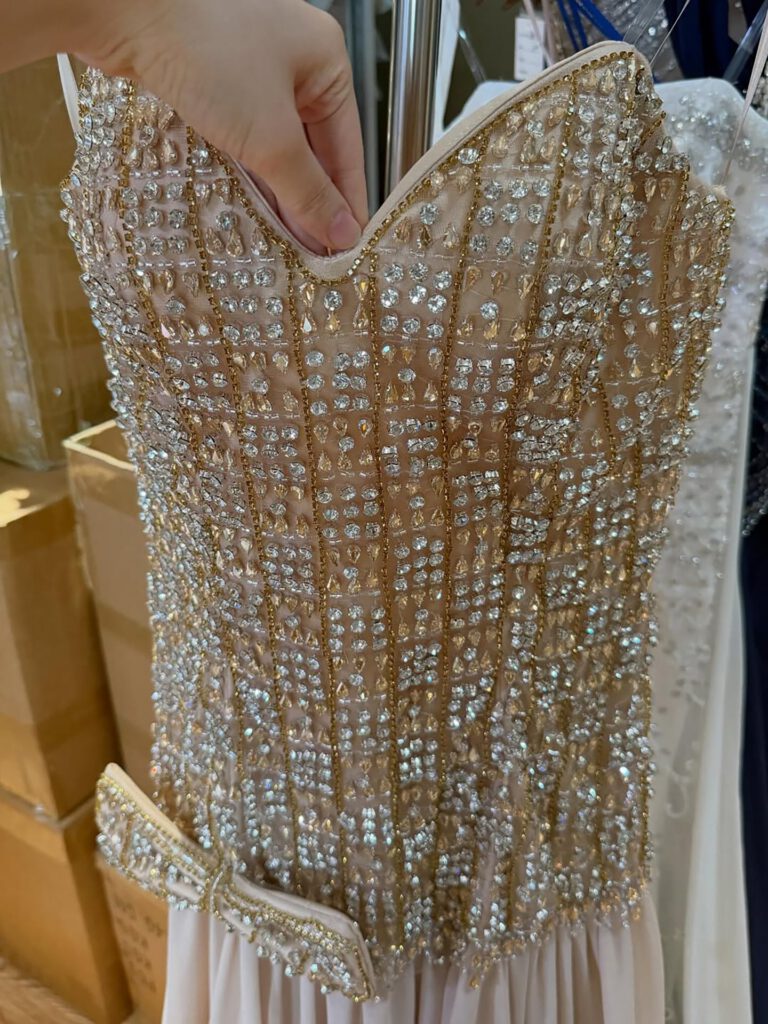 Nove Dress فستان سهرة شامبانيا قصة A-line مطعم بالكريستال