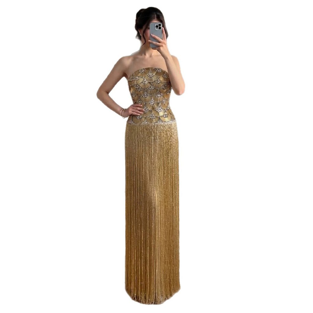 Nove Dress gold Abendkleid mit Perlenstickerei und trägerlosem Schnitt