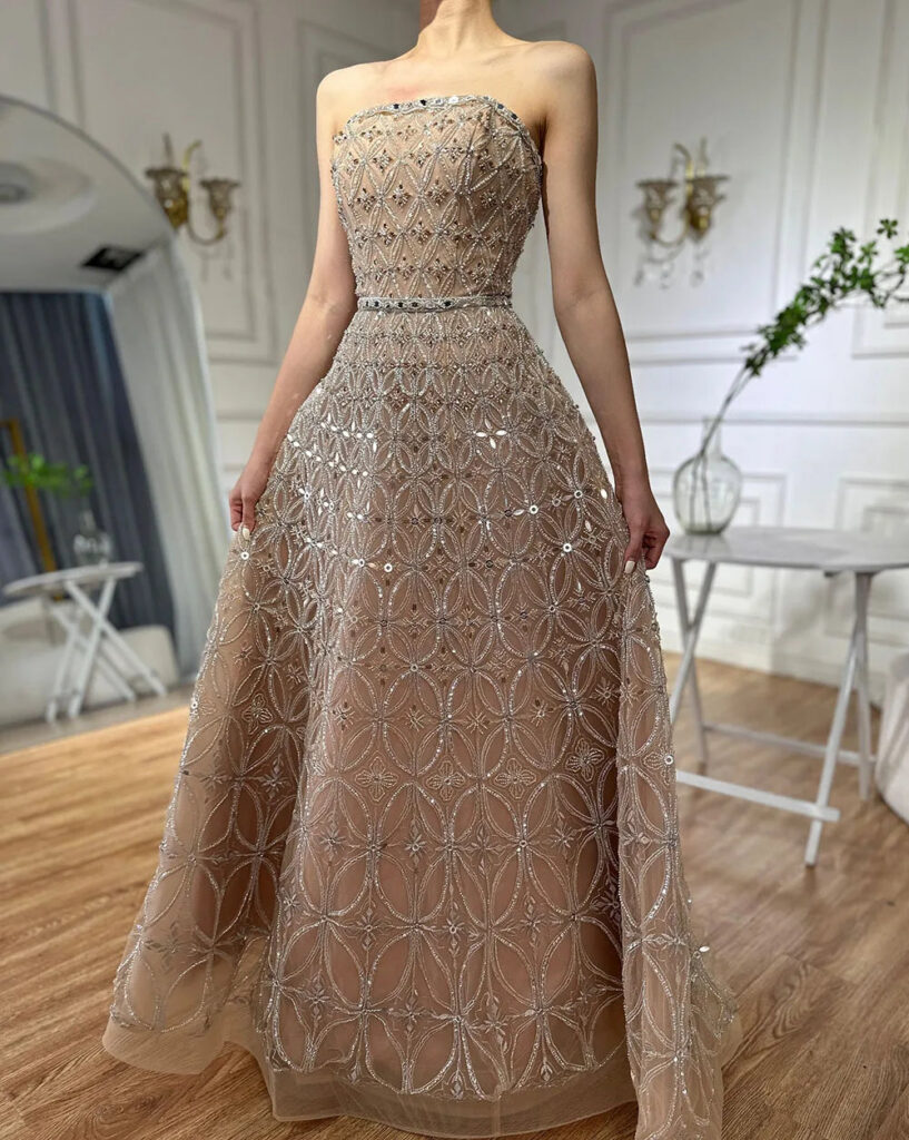 Nove Dress فستان سهرة رمادي قصة A-line مطرز عربي