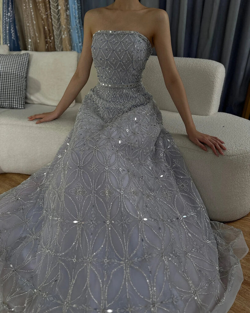 Nove Dress فستان سهرة رمادي قصة A-line مطرز عربي
