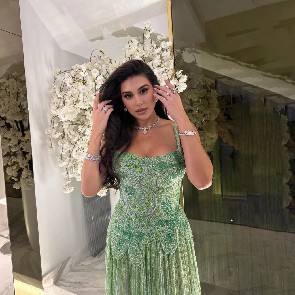 Nove Dress groen avondjurk met borduurwerk in Arabische stijl