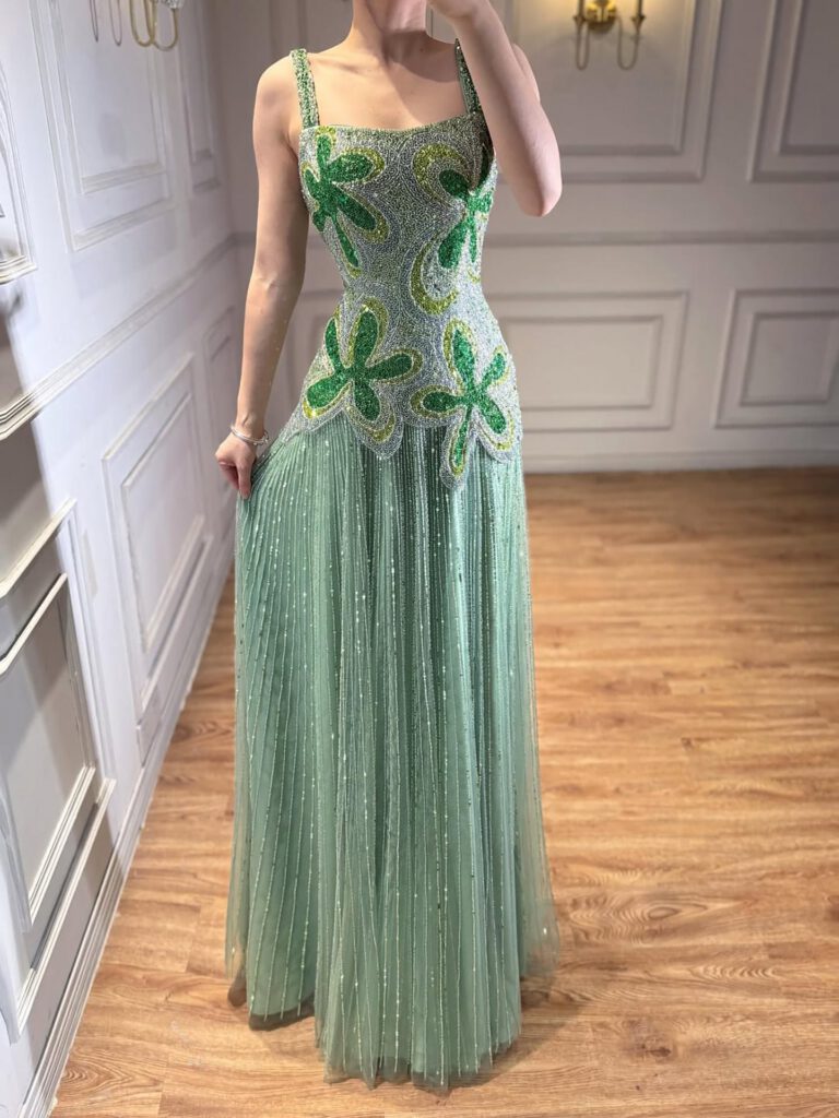 Nove Dress groen avondjurk met borduurwerk in Arabische stijl