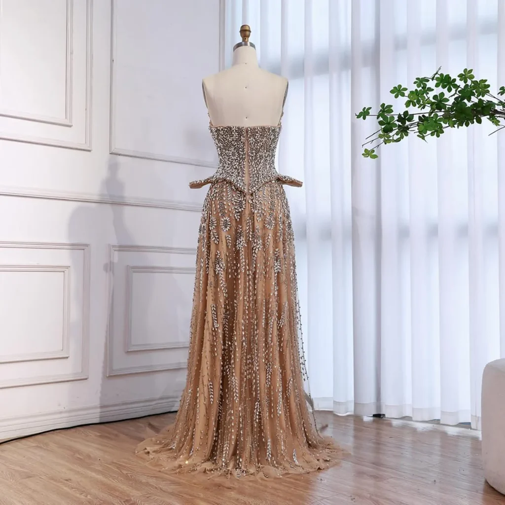 Nove Dress nude A-lijn avondjurk voor bruiloftsgast