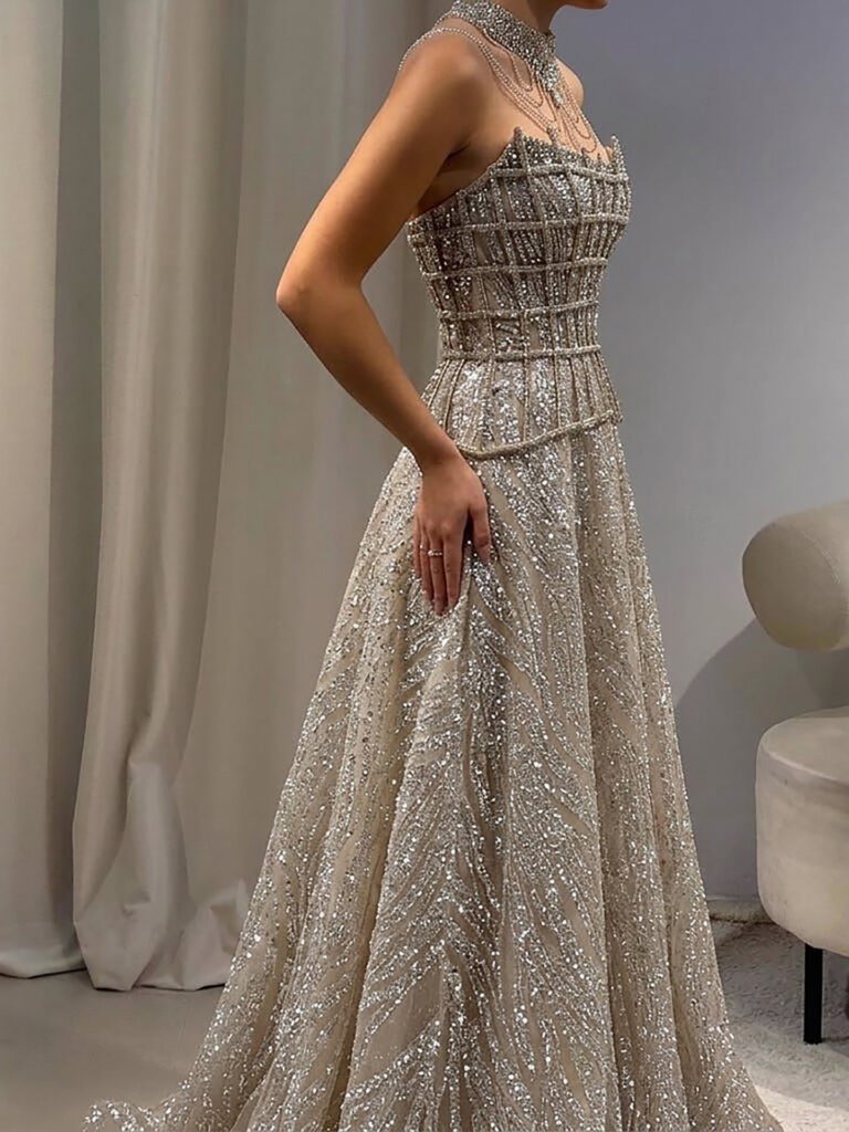 Nove Dress nude A-Linie Abendkleid mit Perlenstickerei