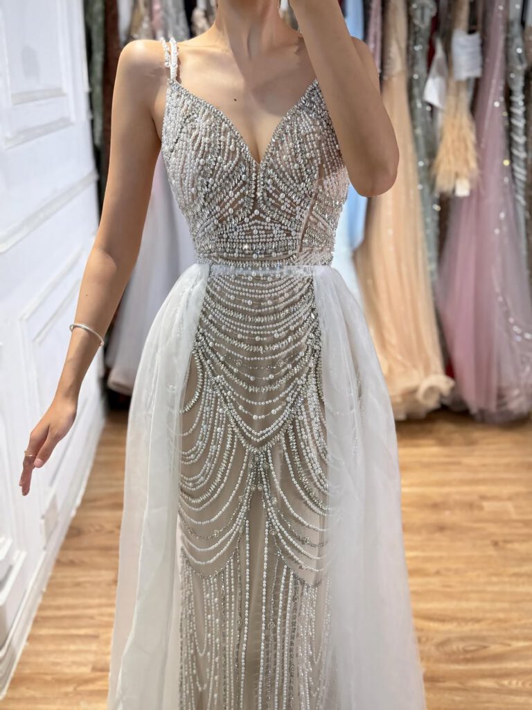 Nove Dress nude avondjurk met borduurwerk in Arabische stijl