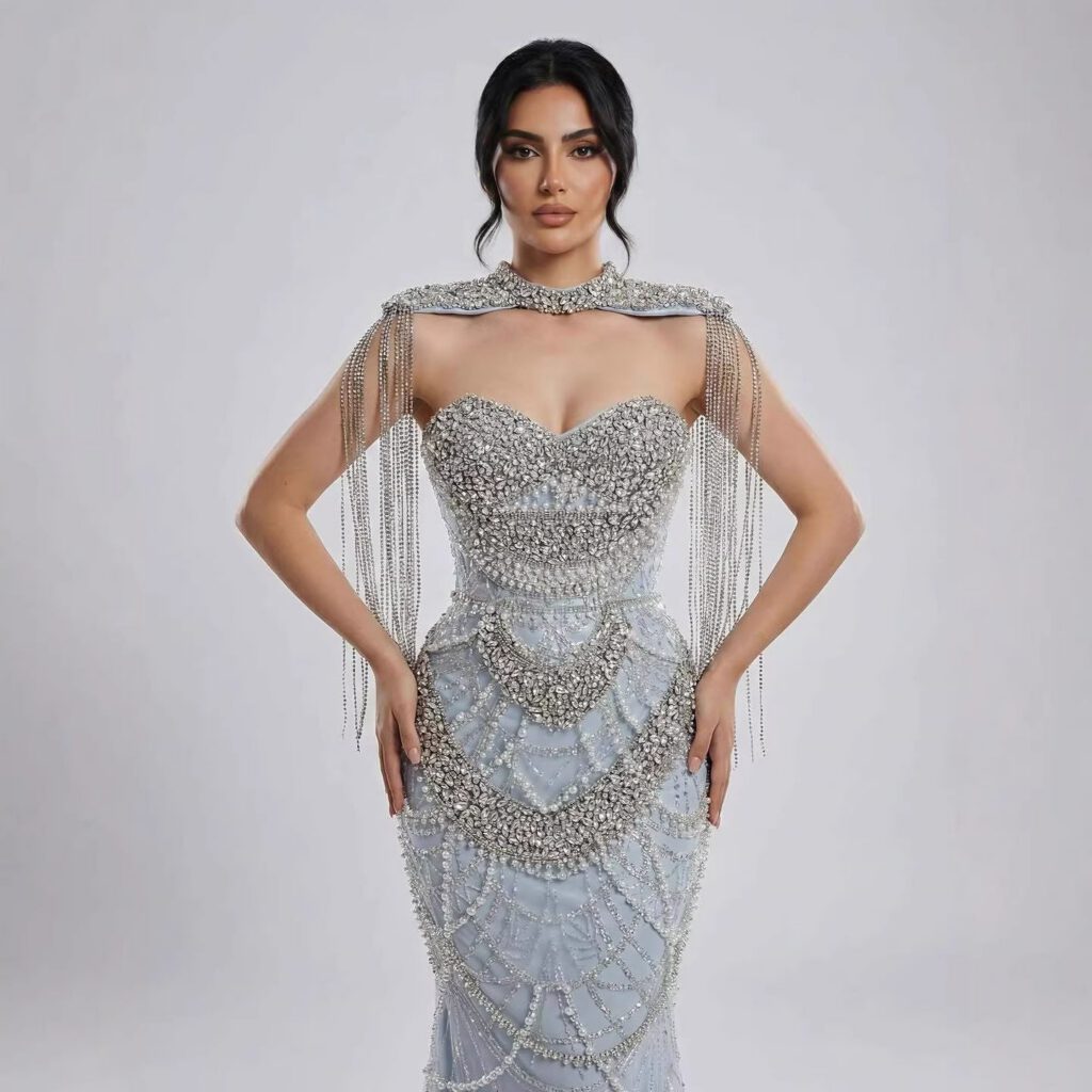 Nove Dress nude avondjurk met borduurwerk in Arabische stijl