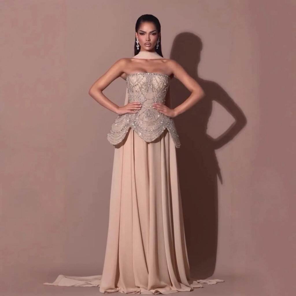Nove Dress nude avondjurk met borduurwerk en chiffon