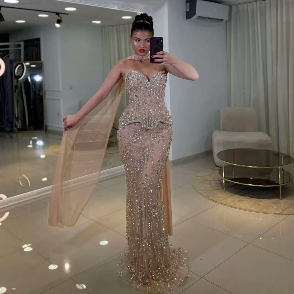 Nove Dress nude Meerjungfrau Abendkleid mit Perlenstickerei