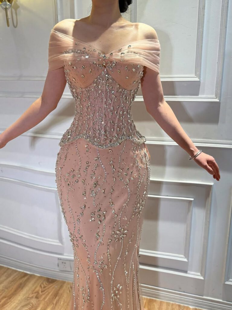 Nove Dress nude Meerjungfrau Abendkleid mit Perlenstickerei