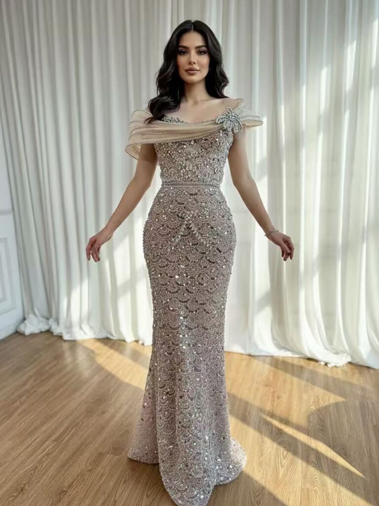 Nove Dress nude Meerjungfrau Abendkleid mit Perlenstickerei und schulterfreiem Schnitt