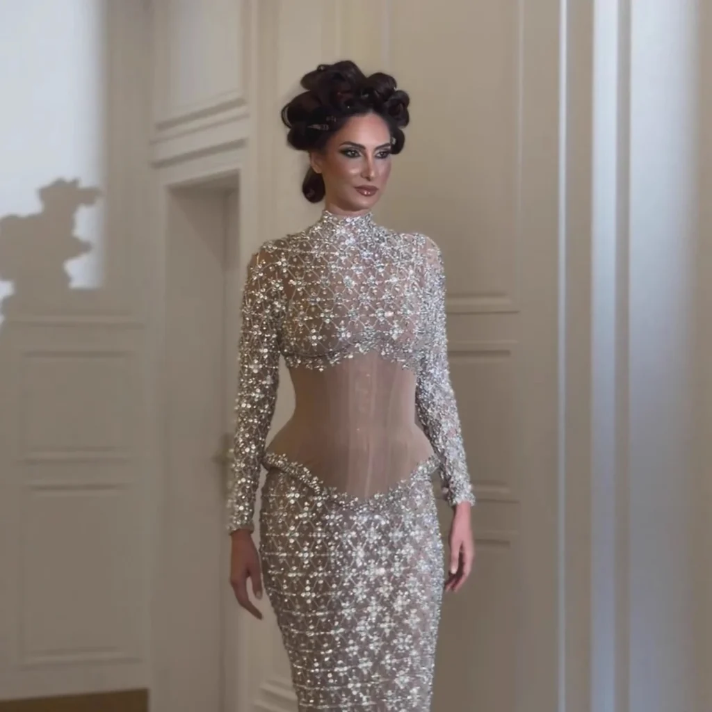 Nove Dress nude tweedelig avondjurk met borduurwerk