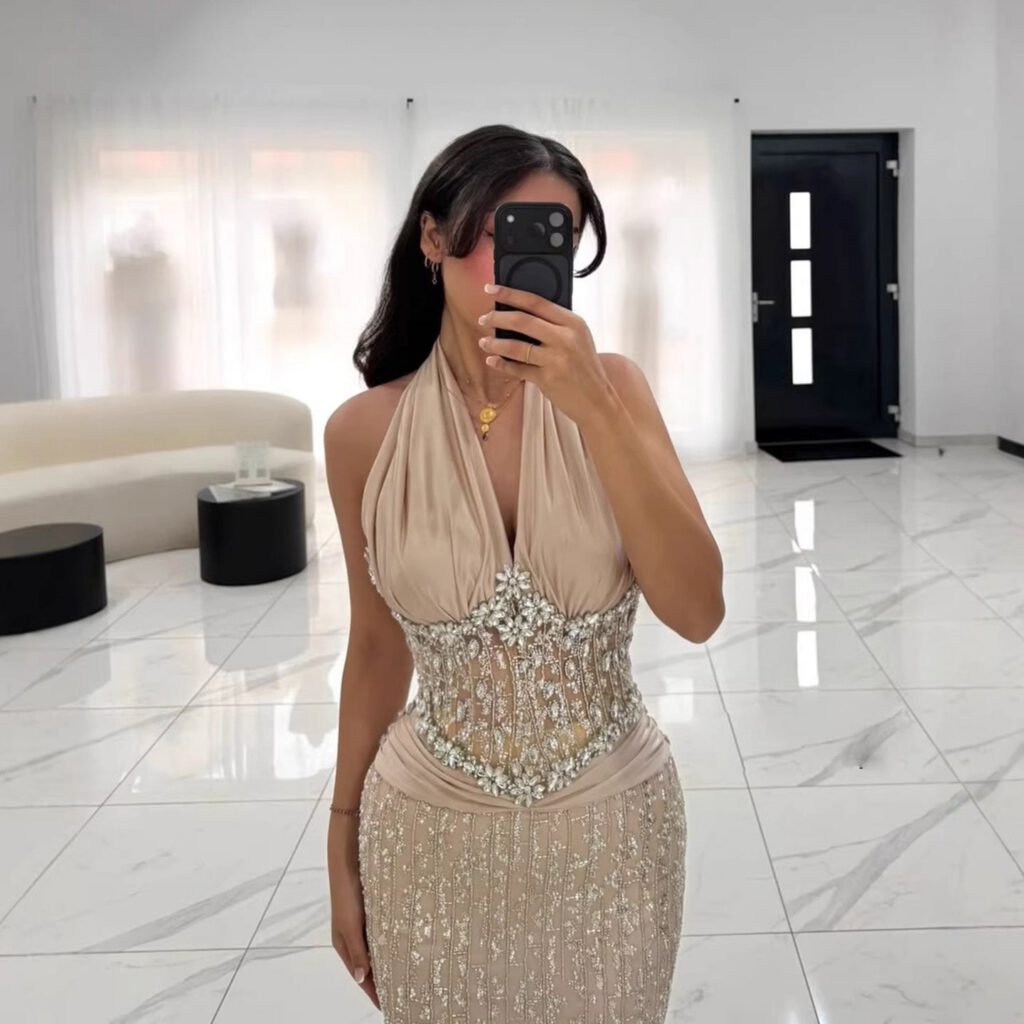 Nove Dress nude Meerjungfrau Abendkleid mit Kristallbesatz