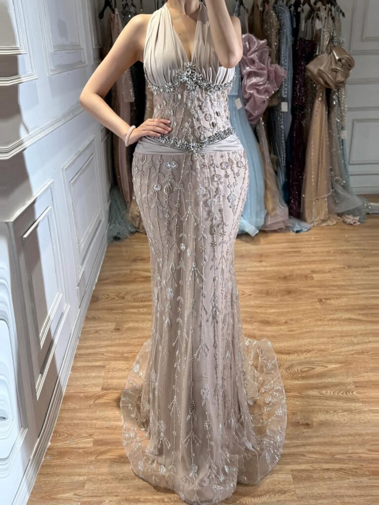 Nove Dress nude Meerjungfrau Abendkleid mit Kristallbesatz