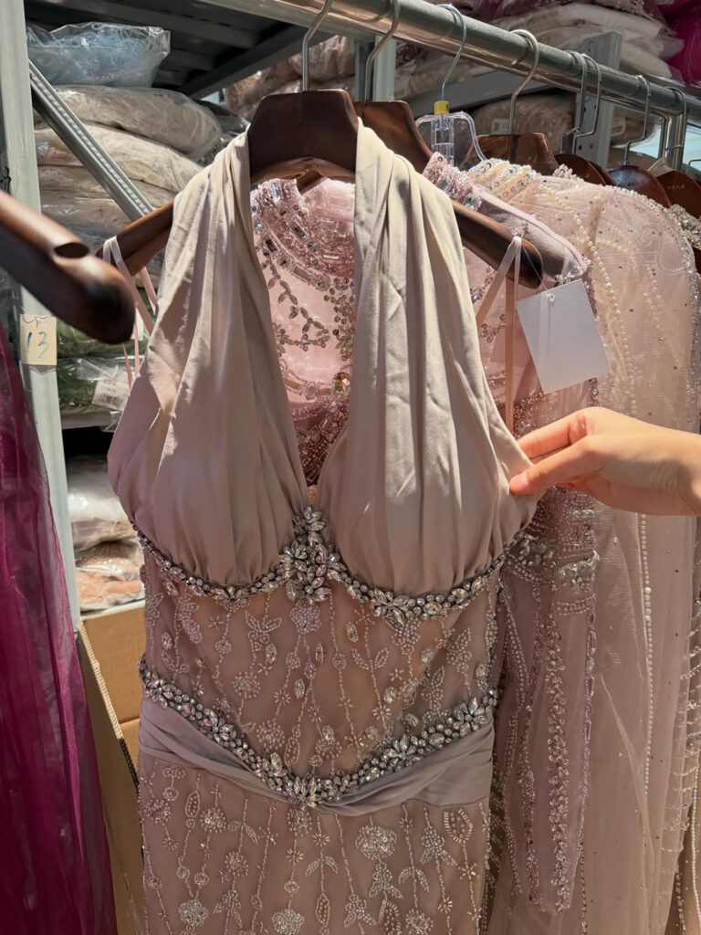 Nove Dress nude Meerjungfrau Abendkleid mit Kristallbesatz
