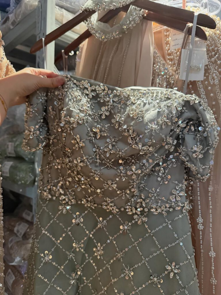 Nove Dress فستان سهرة نود قصة A-line مطعم بالكريستال مكشوف الكتفين