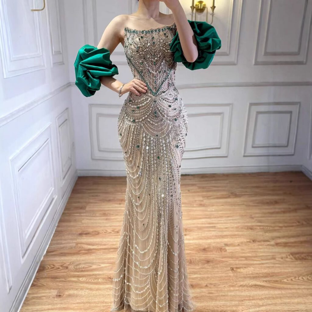 Nove Dress Abendkleid mit Perlenbesatz