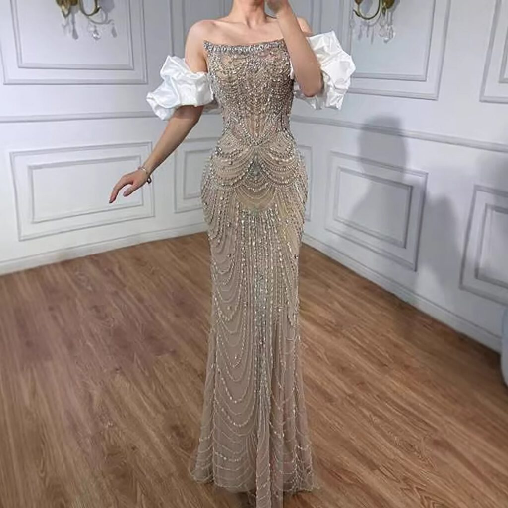 Nove Dress Abendkleid mit Perlenbesatz