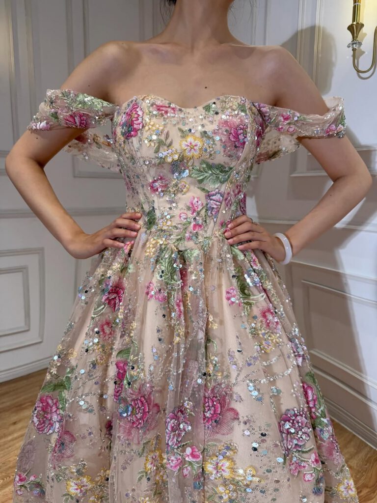 Nove Dress rosa A-Linie Abendkleid mit Perlenstickerei und trägerlosem Schnitt