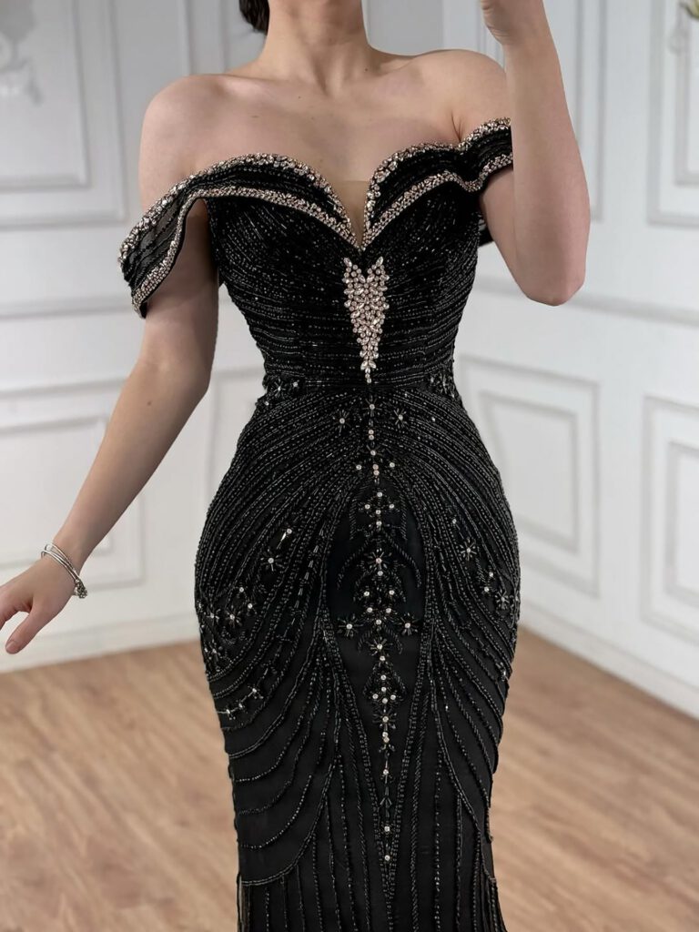 Nove Dress rosa Meerjungfrau Abendkleid mit Perlenstickerei und trägerlosem Schnitt
