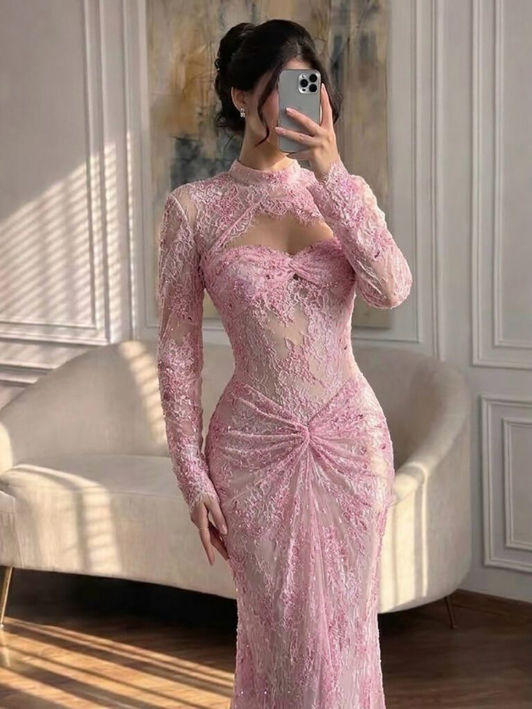 Nove Dress rosa Meerjungfrau Abendkleid mit Spitze, langen Ärmeln und hochgeschlossen