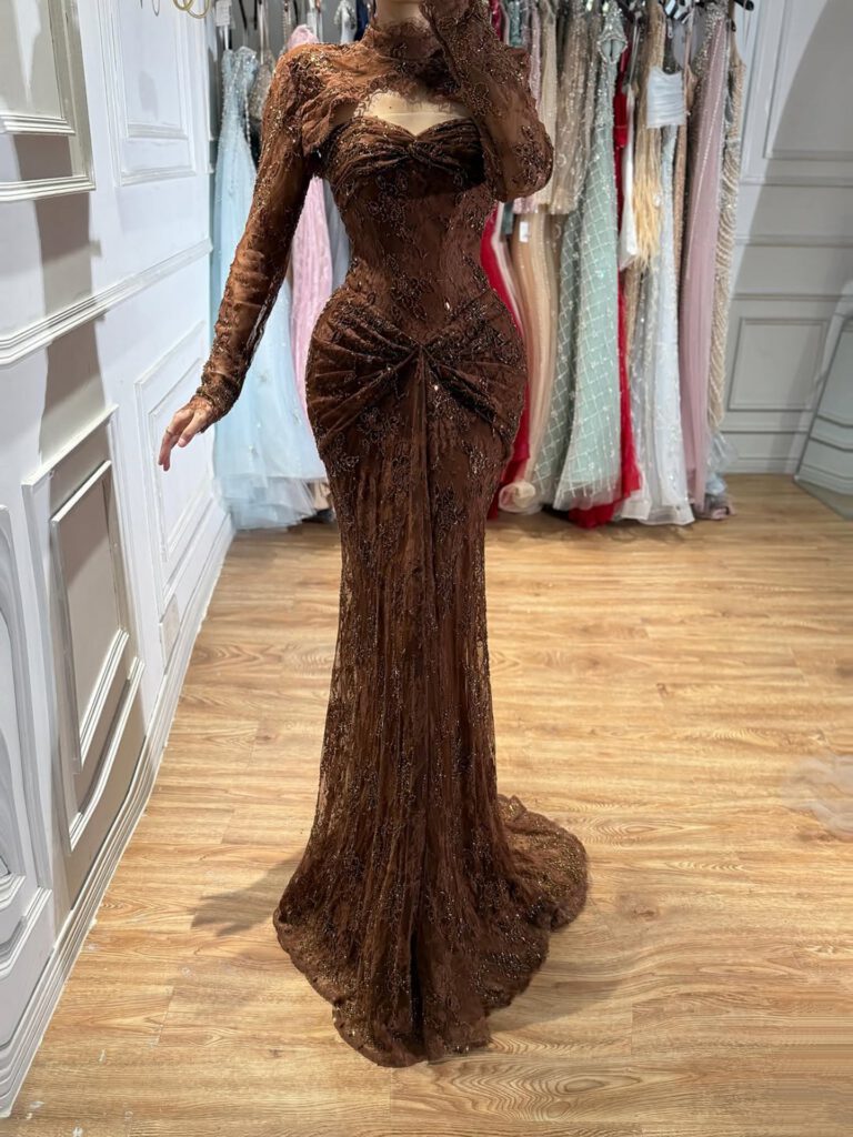 Nove Dress rosa Meerjungfrau Abendkleid mit Spitze, langen Ärmeln und hochgeschlossen