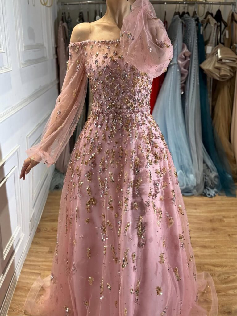 Nove Dress roze A-lijn avondjurk met glitter, tule en off-shoulder