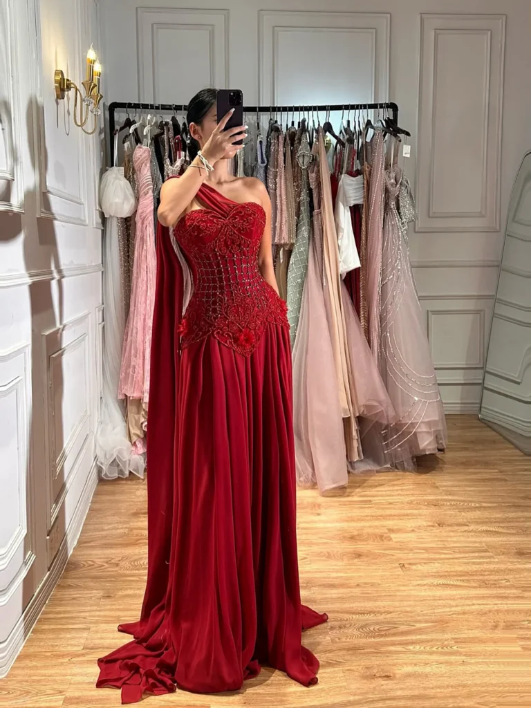 Nove Dress rot Abendkleid mit Perlenstickerei