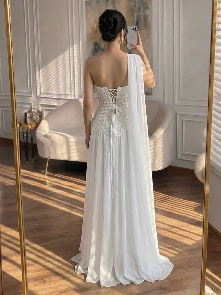 Nove Dress rot Abendkleid mit Perlenstickerei