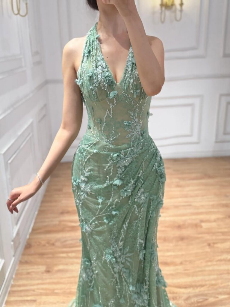 Nove Dress salbeigrün Abendkleid mit Neckholder