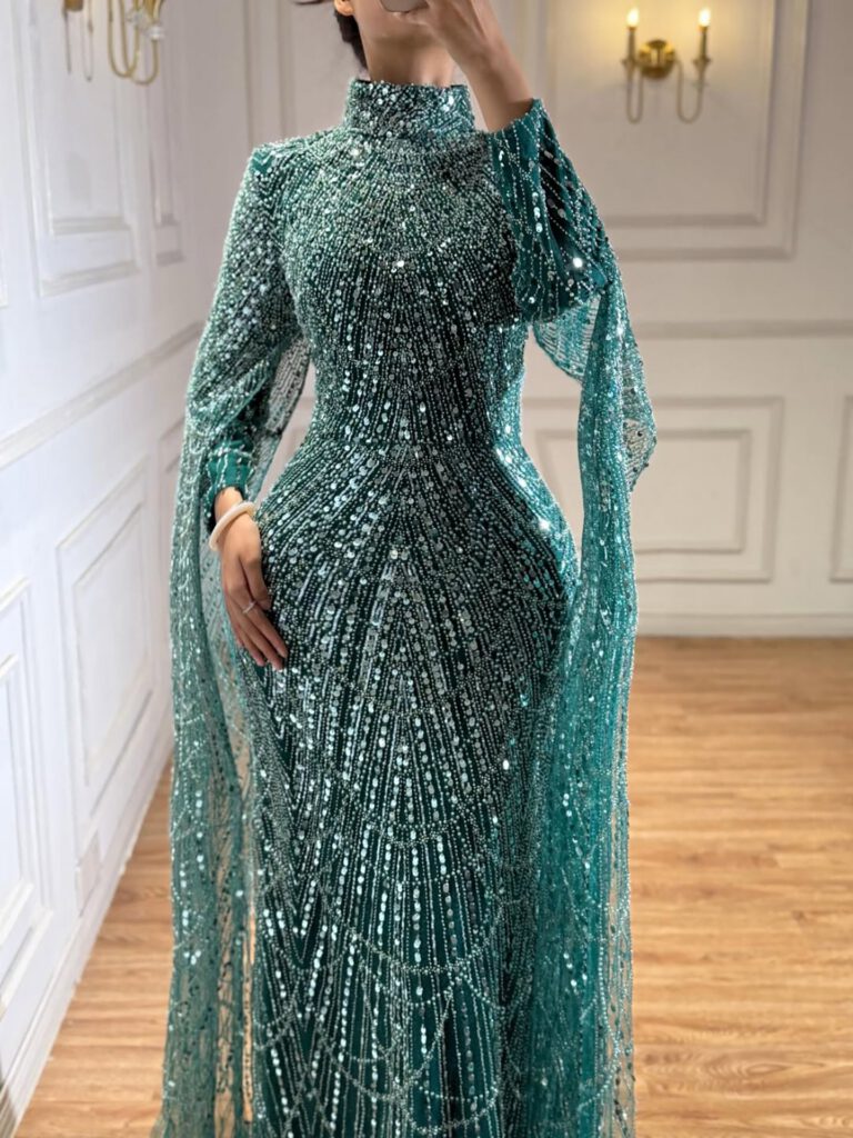 Nove Dress salbeigrün Abendkleid mit Perlenbesatz im Modest-Stil