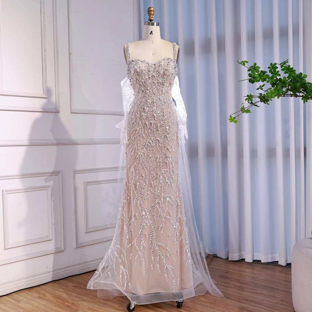 Nove Dress weiß-nude Meerjungfrau Abendkleid mit Perlenbesatz und Spitze